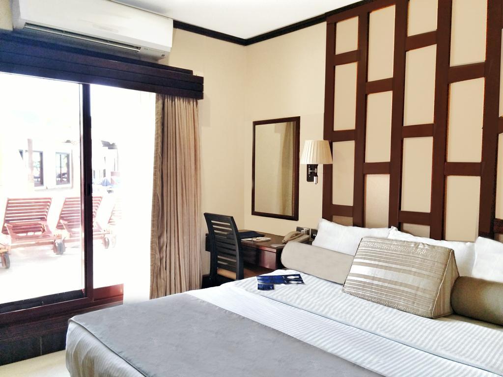 Radisson Blu Resort, Sharjah Eksteriør billede Deluxe Room