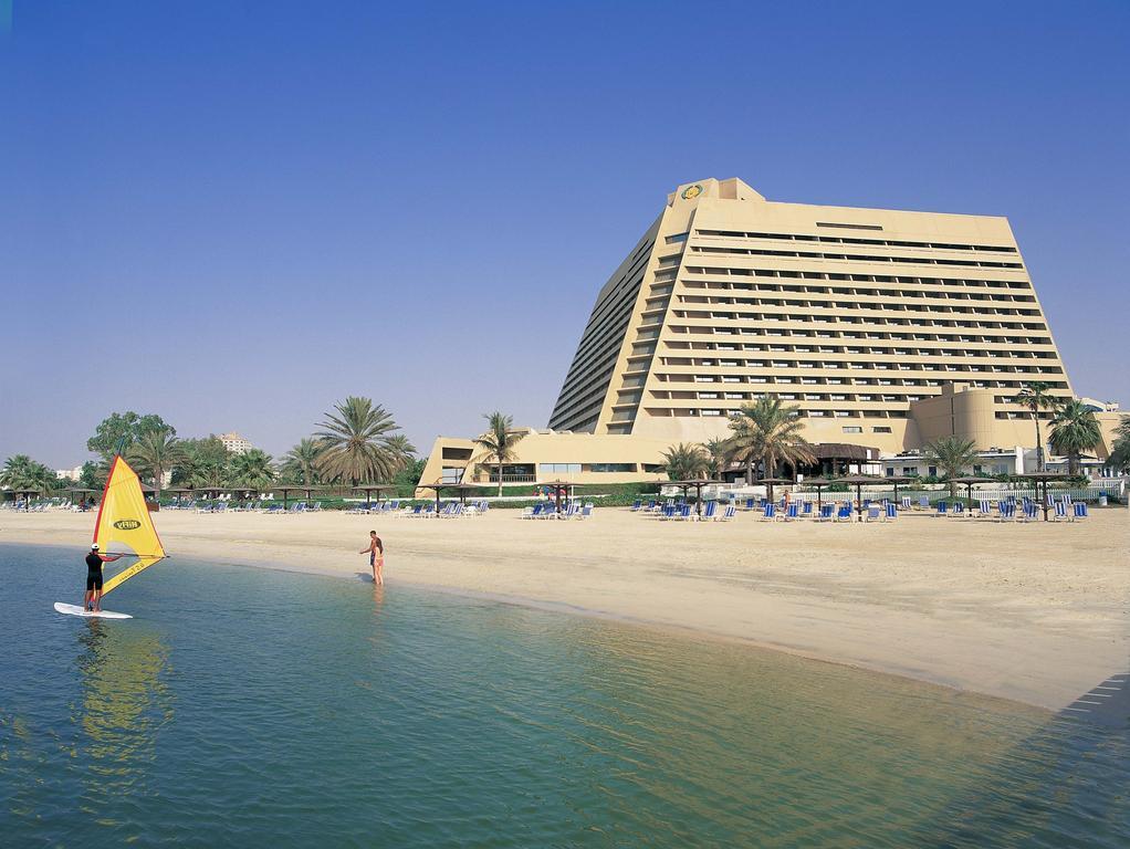 Radisson Blu Resort, Sharjah Eksteriør billede The Jumeirah Beach Hotel