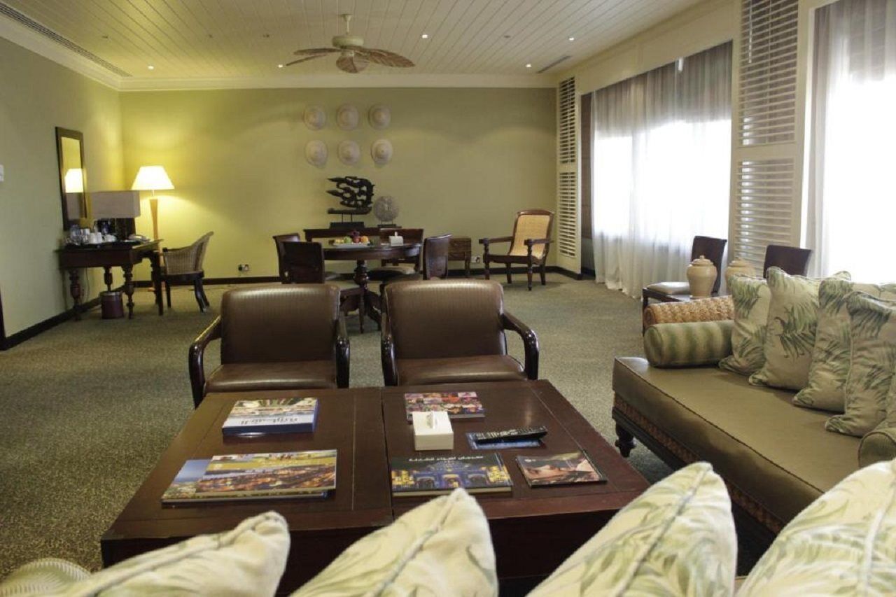 Radisson Blu Resort, Sharjah Eksteriør billede The interior of the lounge