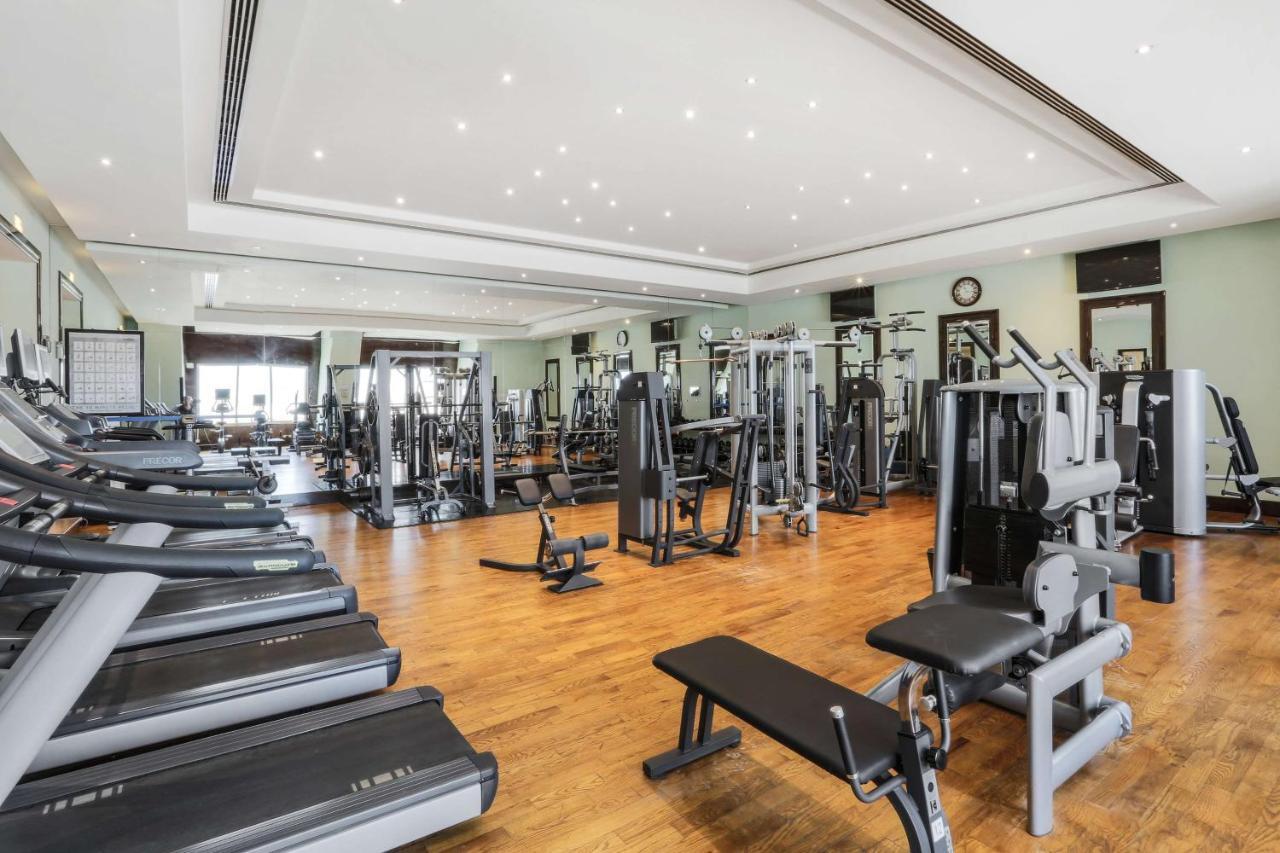 Radisson Blu Resort, Sharjah Eksteriør billede The gym at the hotel